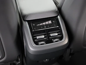 https://vehicle.imgix.net/4317379/275a72d5-1fc3-40a9-894f-4c51ccdeb25c.jpg