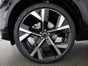 image du véhicule VOLVO XC60 2.0 B5 MH Black Edition AWD