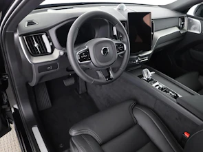 image du véhicule VOLVO XC60 2.0 B5 MH Black Edition AWD