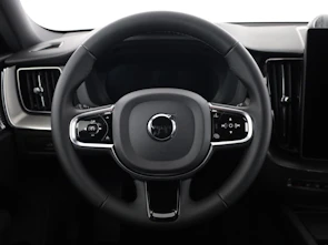 image du véhicule VOLVO XC60 2.0 B5 MH Black Edition AWD