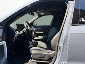https://vehicle.imgix.net/4317385/132e2b7a-5ac5-4bc5-a704-d789f151d3b3.jpg