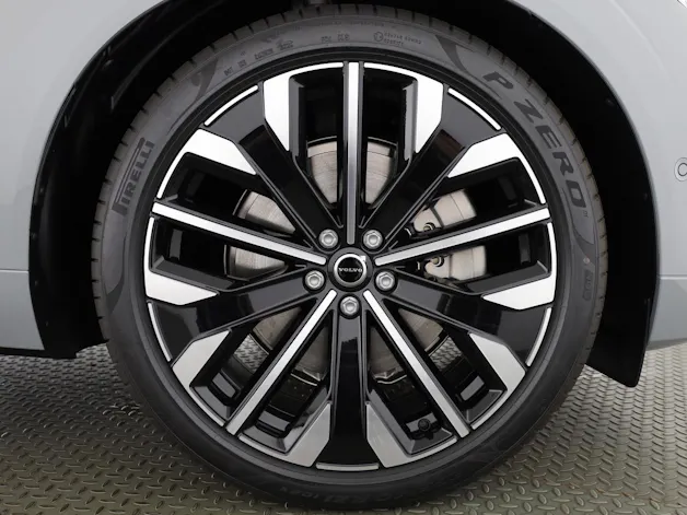 Volvo XC60 2.0 B5 MH Ultra Dark AWD