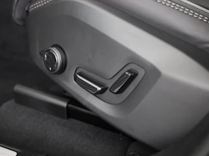 Fahrzeugbild VOLVO XC60 2.0 B5 MH Ultra Dark AWD