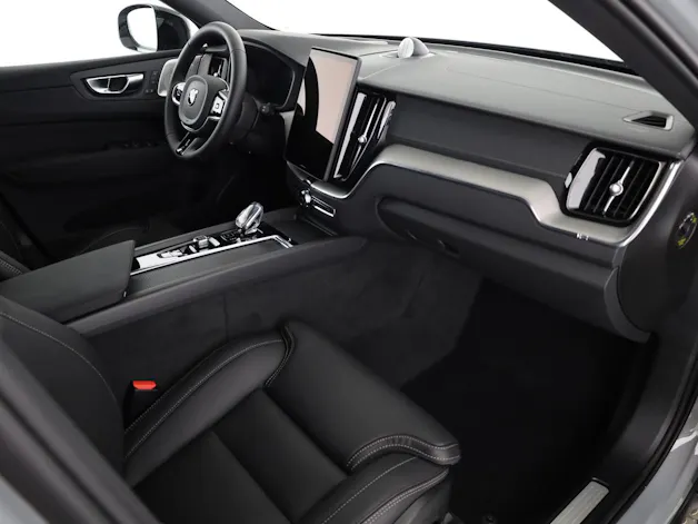 Volvo XC60 2.0 B5 MH Ultra Dark AWD