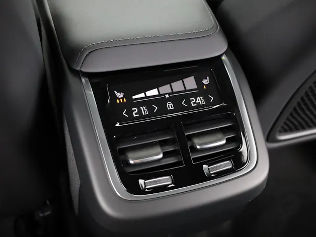 Volvo XC60 2.0 B5 MH Black Edition AWD