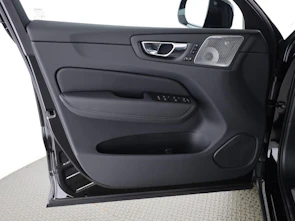 Fahrzeugbild VOLVO XC60 2.0 B5 MH Black Edition AWD