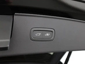 https://vehicle.imgix.net/4317512/a18370d6-7fc0-40a3-a1d5-f29f72b03dc8.jpg