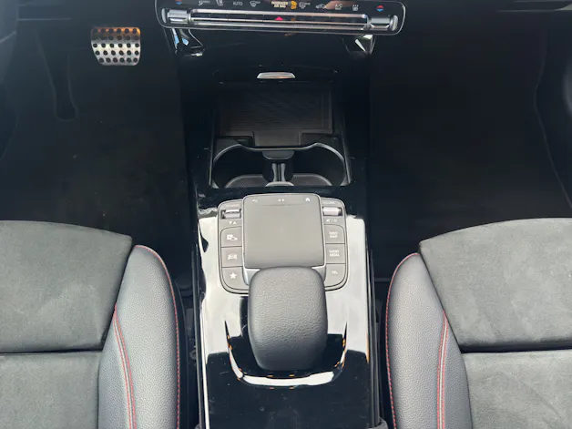 Mercedes-Benz A 250 e AMG Line