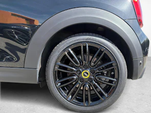 Fahrzeugbild MINI F56 Cooper SE