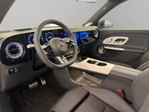 https://vehicle.imgix.net/4317627/d83ba04a-292f-42ed-90ae-686f95cfb89f.jpg