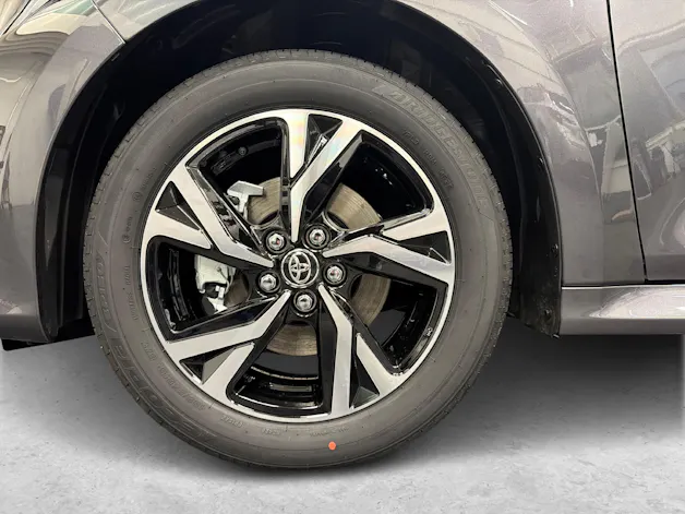 Toyota Yaris 1.5 VVT-i HSD Trend