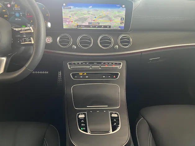 Mercedes-Benz E 220 d AMG Line 4matic Kombi