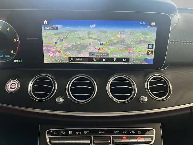 Mercedes-Benz E 220 d AMG Line 4matic Kombi