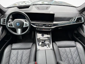 https://vehicle.imgix.net/4317675/ef189925-85df-4f75-804c-708a41944090.jpg