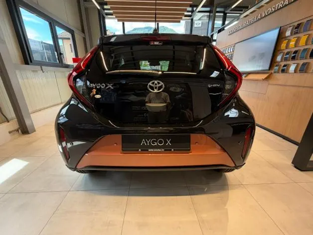 Toyota Aygo X 1.5 VVT-i HSD Trend
