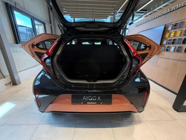 Toyota Aygo X 1.5 VVT-i HSD Trend