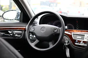Mercedes-Benz S 500 V8