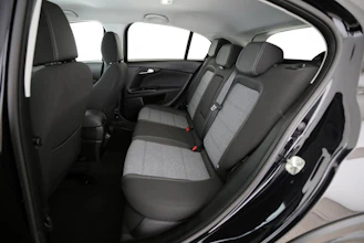 https://vehicle.imgix.net/4317813/e0730aca-cdfb-46a9-b600-e3fad14e5969.jpg