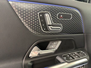 https://vehicle.imgix.net/4317817/0772dd90-3665-40c6-aa3e-801ebcc3ef96.jpg
