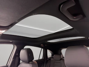 https://vehicle.imgix.net/4317817/137e5a4d-9aef-4fea-8427-26d462b270cd.jpg