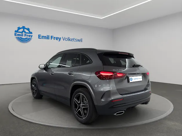Mercedes-Benz GLA 250 Swiss Star AMG Line 4matic