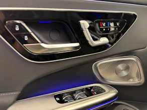 https://vehicle.imgix.net/4317840/22ccd761-0a8c-490d-b378-0b89b509d98a.jpg