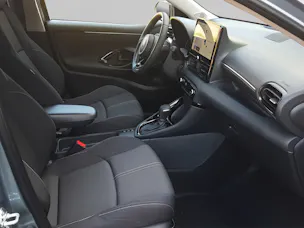 Toyota Yaris 1.5 VVT-i HSD Trend