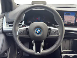 BMW 230e xDrive paddles Active Tourer
