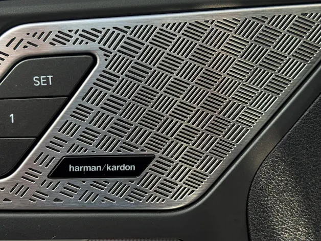 BMW 230e xDrive paddles Active Tourer