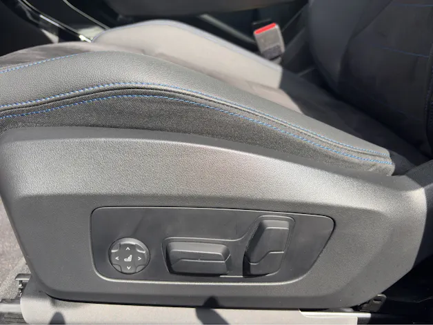 BMW 230e xDrive paddles Active Tourer