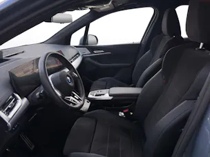 BMW 230e xDrive paddles Active Tourer