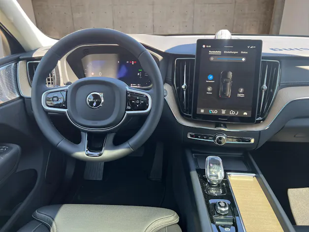 VOLVO XC60 2.0 T8 TE Ultra Dark eAWD