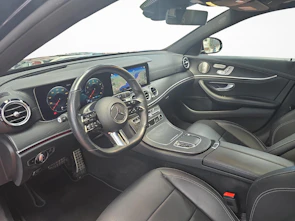 Fahrzeugbild MERCEDES-BENZ E 450 4MATIC T-Modell AMG Line