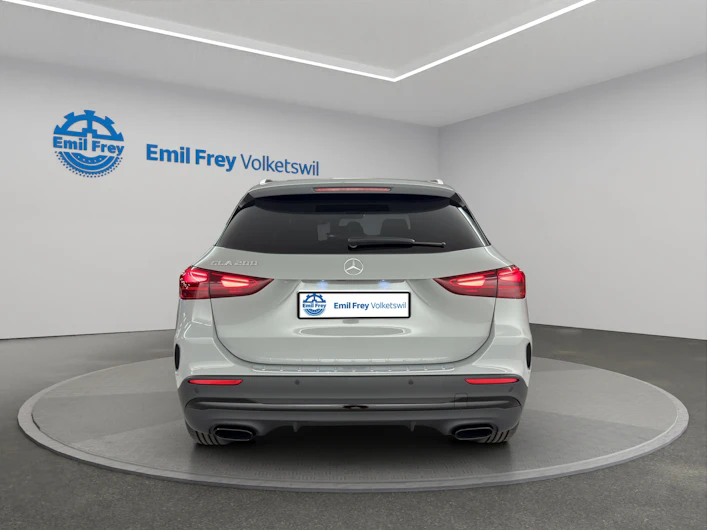 Fahrzeugbild MERCEDES-BENZ GLA 200