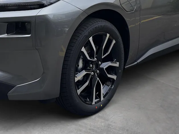 Subaru Solterra eV Luxury AWD