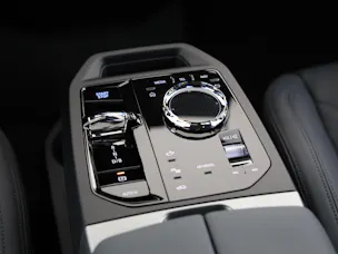 BMW iX xDrive60
