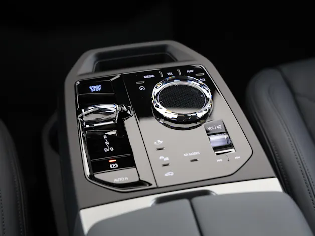 BMW iX xDrive60