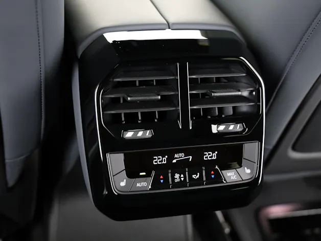 BMW iX xDrive60