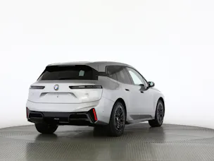 BMW iX xDrive60