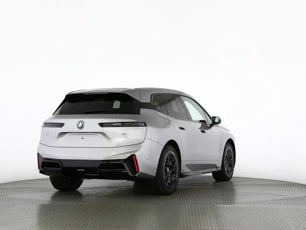 BMW iX xDrive60