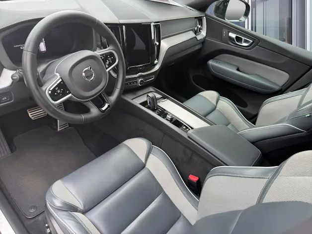 Volvo XC60 2.0 B5 MH R-Design AWD