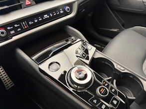 https://vehicle.imgix.net/4318118/e2f1b9d6-8a25-472a-98fe-a171f82fdc44.jpg