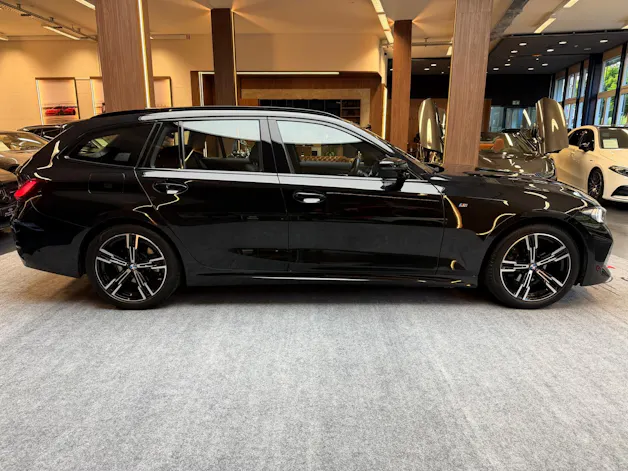 BMW 318i  M-Sport Touring