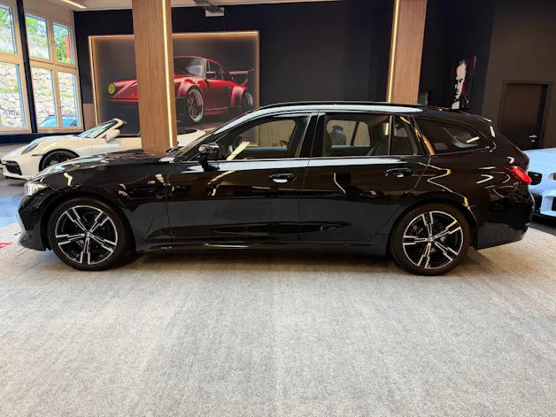 BMW 318i  M-Sport Touring