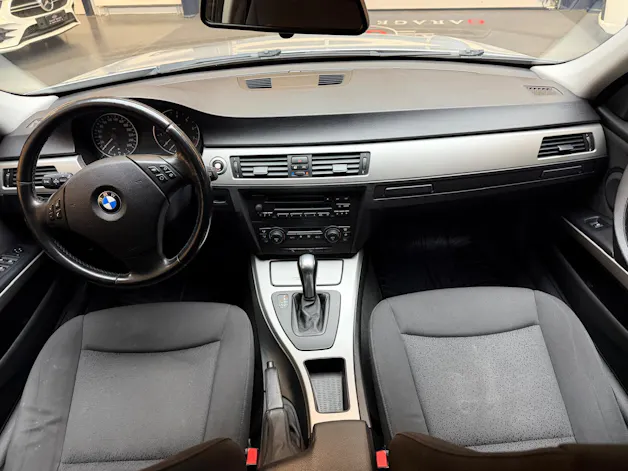 BMW 330xi Touring