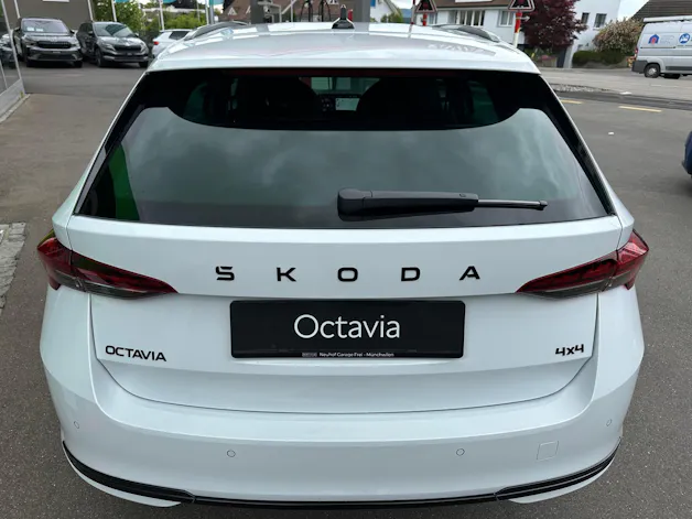 Škoda Octavia Combi 2.0 TSI DSG Sport Line 4x4