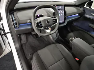 Volvo EX30 CC "WORKER" E60 Twin Performance AWD
