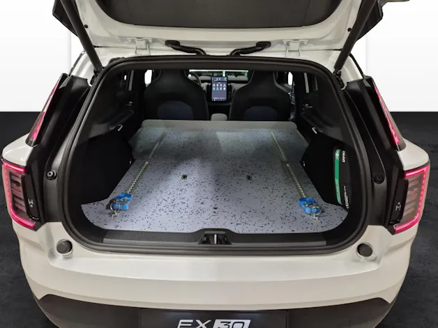 Volvo EX30 CC "WORKER" E60 Twin Performance AWD