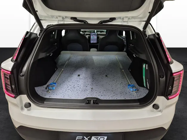 Volvo EX30 CC "WORKER" E60 Twin Performance AWD