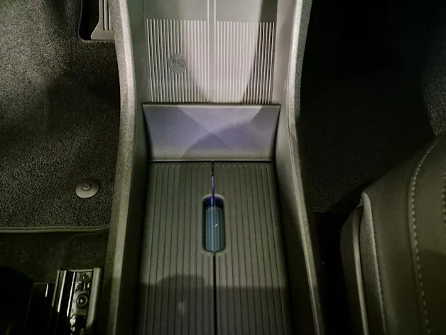 Volvo EX30 CC "WORKER" E60 Twin Performance AWD
